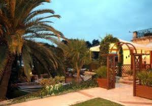 Hotel Dell'Erba مارتينا فرانكا المظهر الخارجي الصورة